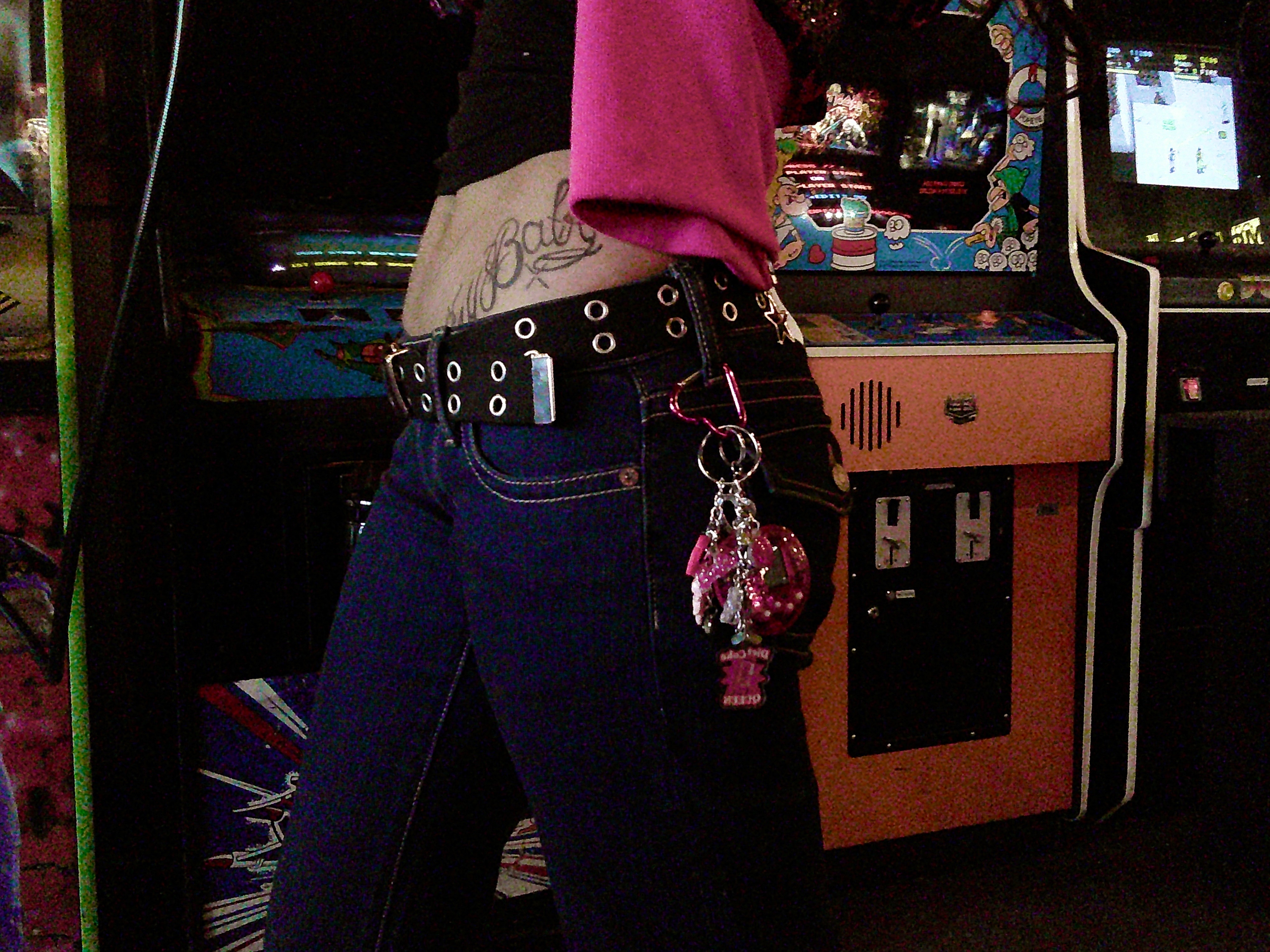 Lifestyle photo - arcade at waist